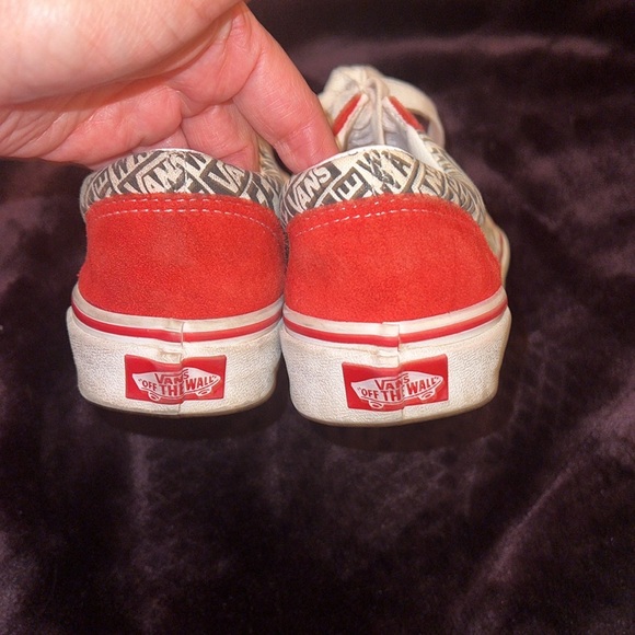 Vans Red and White Graphic Sneakers Womens 6.5‎ - Picture 3 of 4